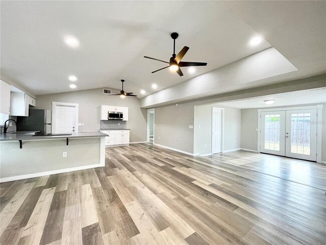 Photo - 11241 Yewtree Ave