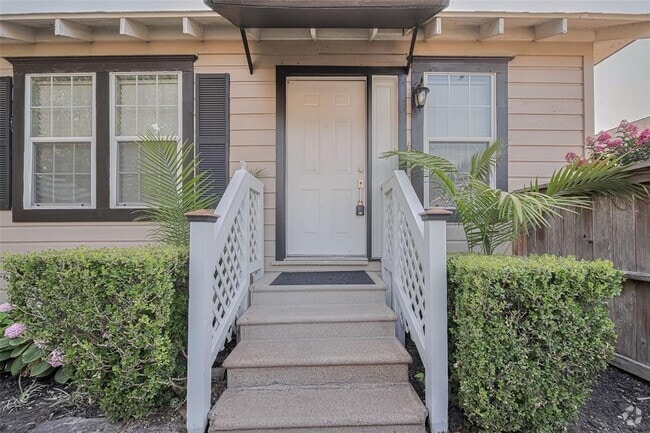 Building Photo - 907 Enid St Rental