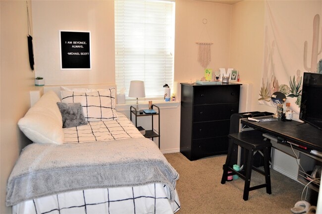 Photo - 363 Belmont Pl