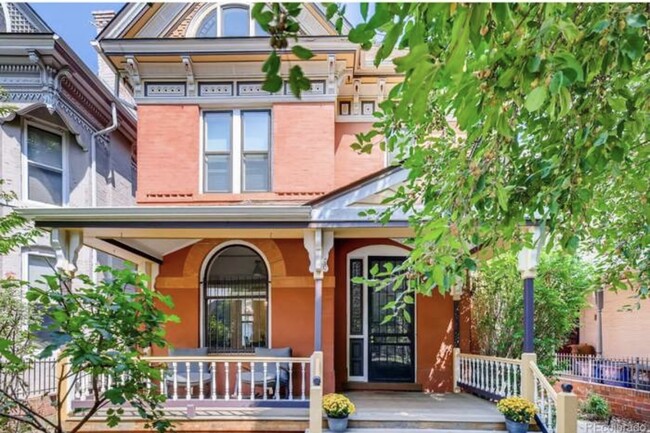 1891 Victorian in the Lincoln Historic District - 238 S Lincoln St Apartments Unit A