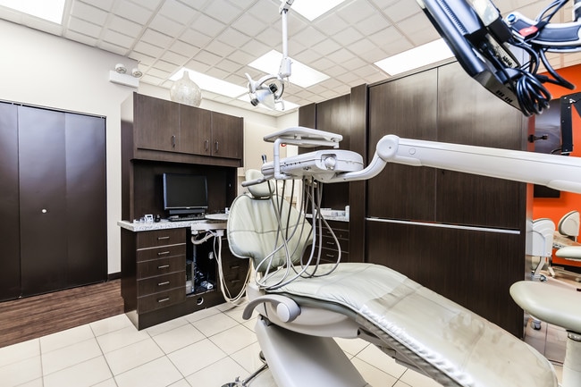 Photo - 2027 W Division St