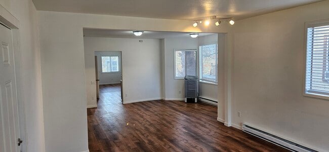 Photo - 917 E 8th Ave