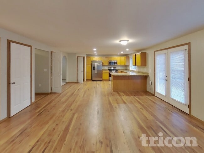 Photo - 8028 Old Military Rd NE