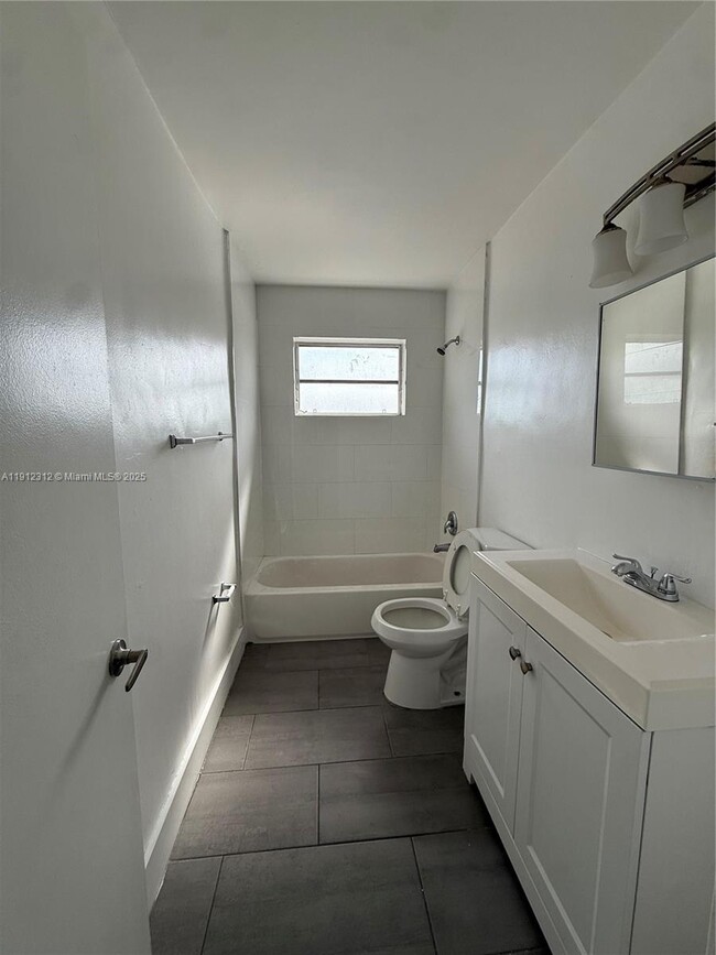 Photo - 16890 NE 21st Ave Apartamento Unidad 6