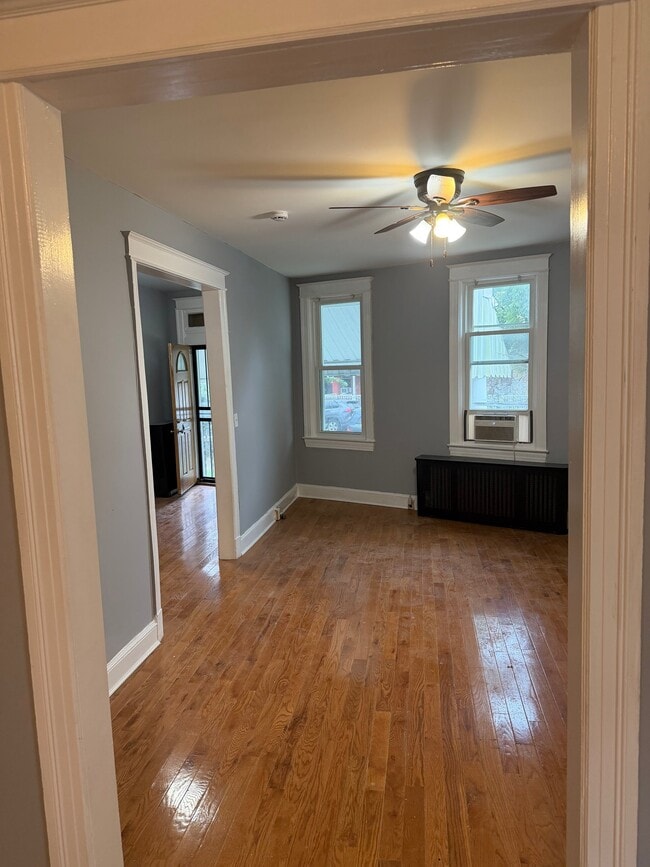 Photo - 917 Ingraham St NW
