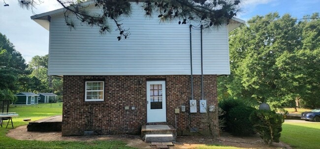 302 Lambert St