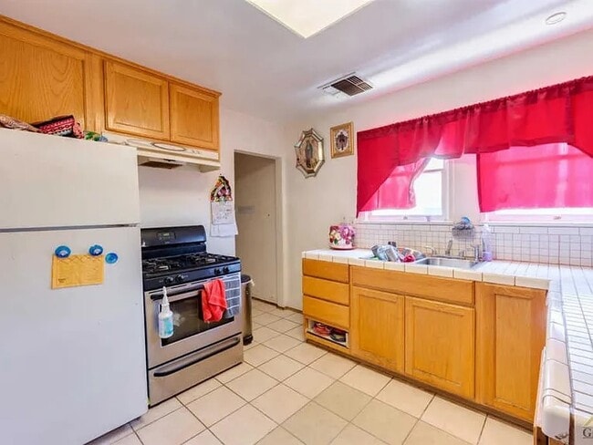 Photo - 300 San Emidio St