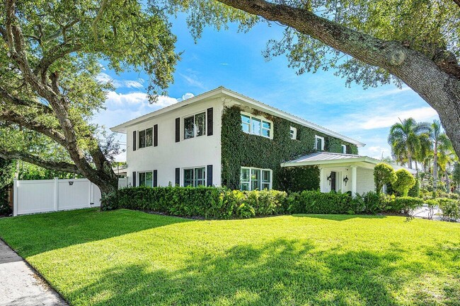 Photo - 900 SW 16th St