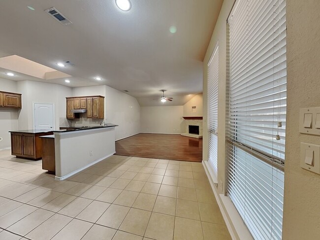 Photo - 1605 Grey Willow Ln