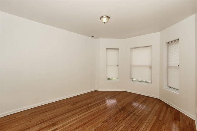 Photo - 5758 S Wabash Ave