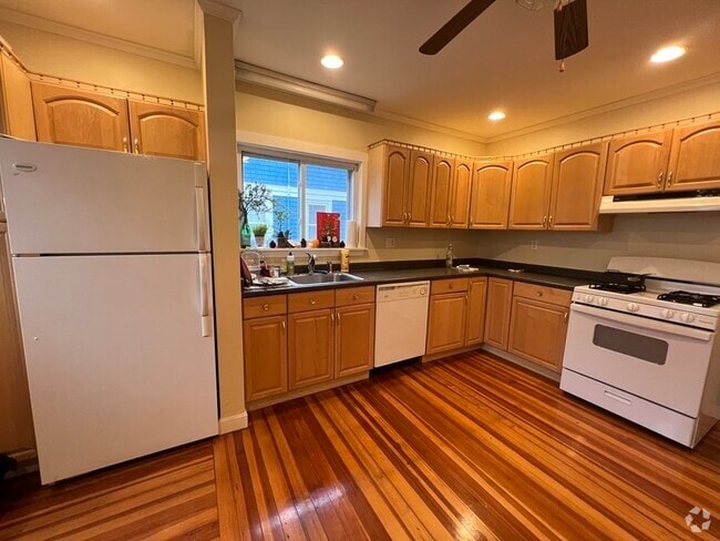 Building Photo - 41 Walker St Unit 1 Rental