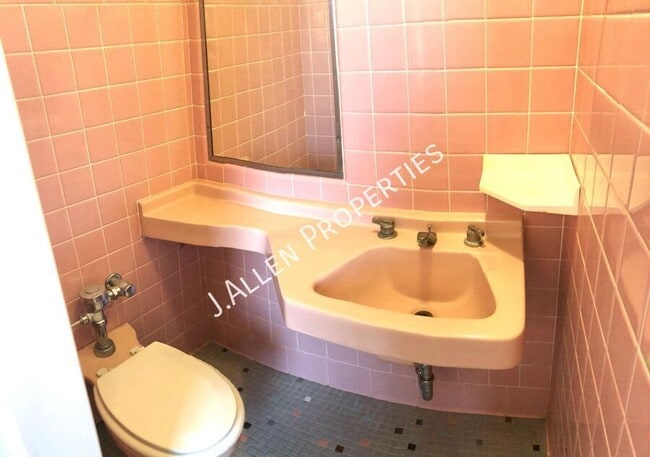 Photo - 311 N 12th St Unidad 306