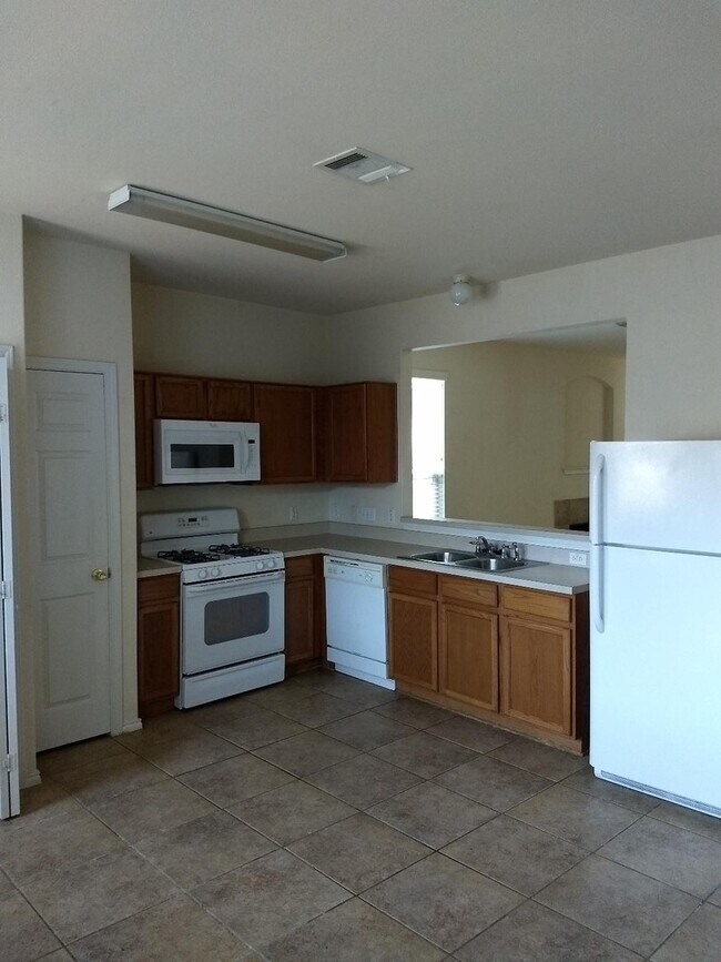Photo - Charming 3/2.5 Townhome for Rent in Kyle, TX