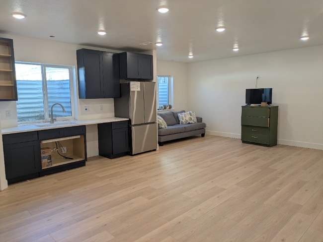 Building Photo - 1595 S 300 W Rental