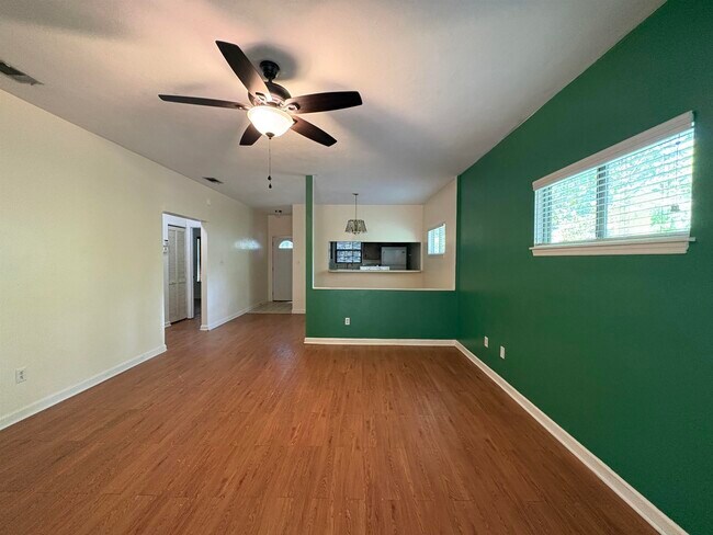 2552 Panther Creek Rd