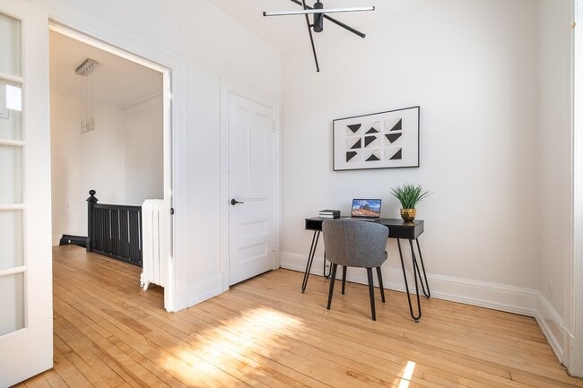 Photo - 383 Av. Grosvenor