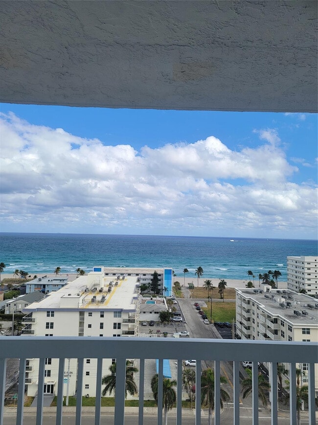 Building Photo - 1500 S Ocean Dr Unit 15G