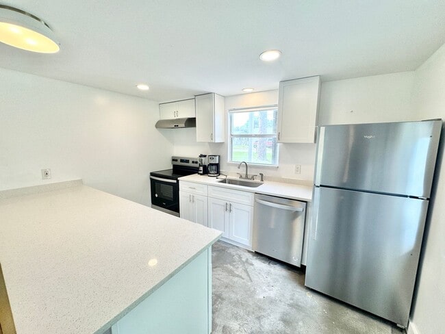 Photo - Paul Phadungchai (27625 Riverdale Ln) Unit #27627