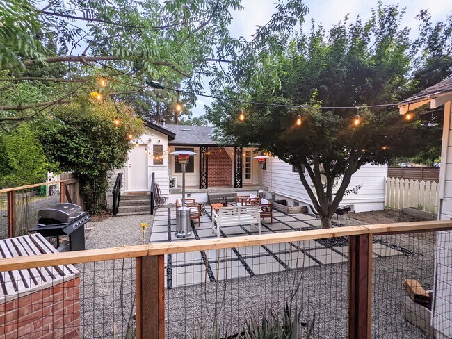 Photo - 2544 Redwood Rd