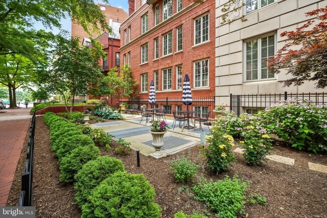 Building Photo - 1441 Rhode Island Ave NW Unit 808
