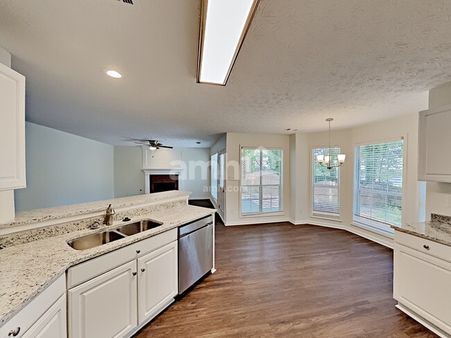 Photo - 555 Fosters Mill Ln NW