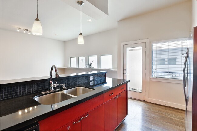 Building Photo - 4706 Austin St