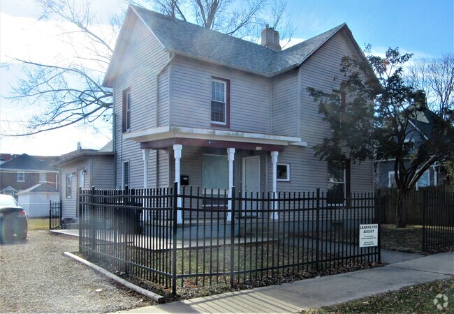 Building Photo - 105 W Vine St Rental