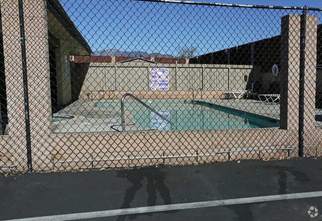 Sunset Gardens Apartments