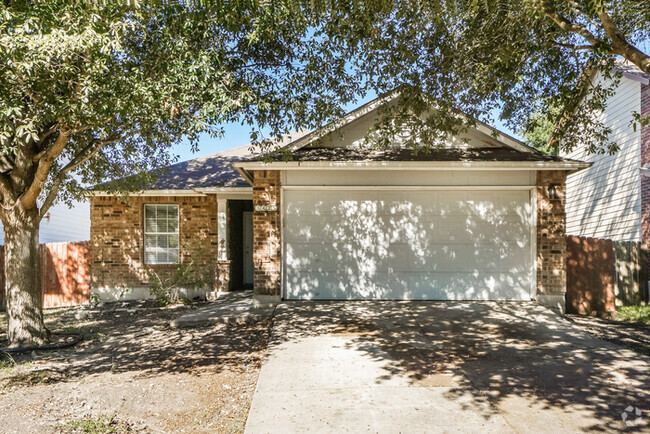 Building Photo - Home with Spacious Living