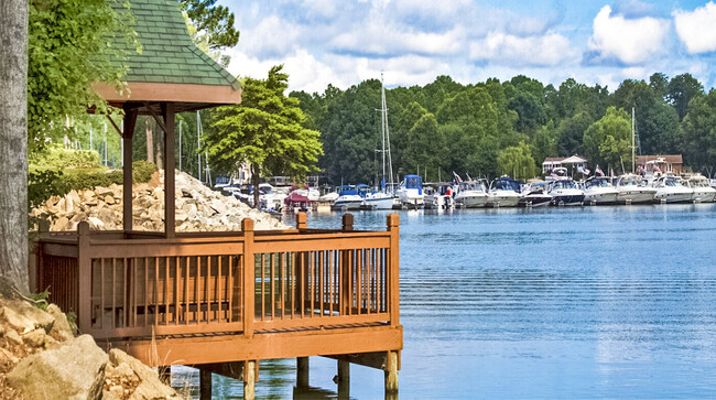 Photo - Sailpointe at Lake Norman Apartamentos