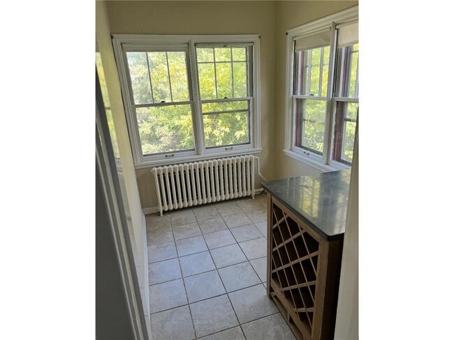 Photo - 989 Lincoln Ave