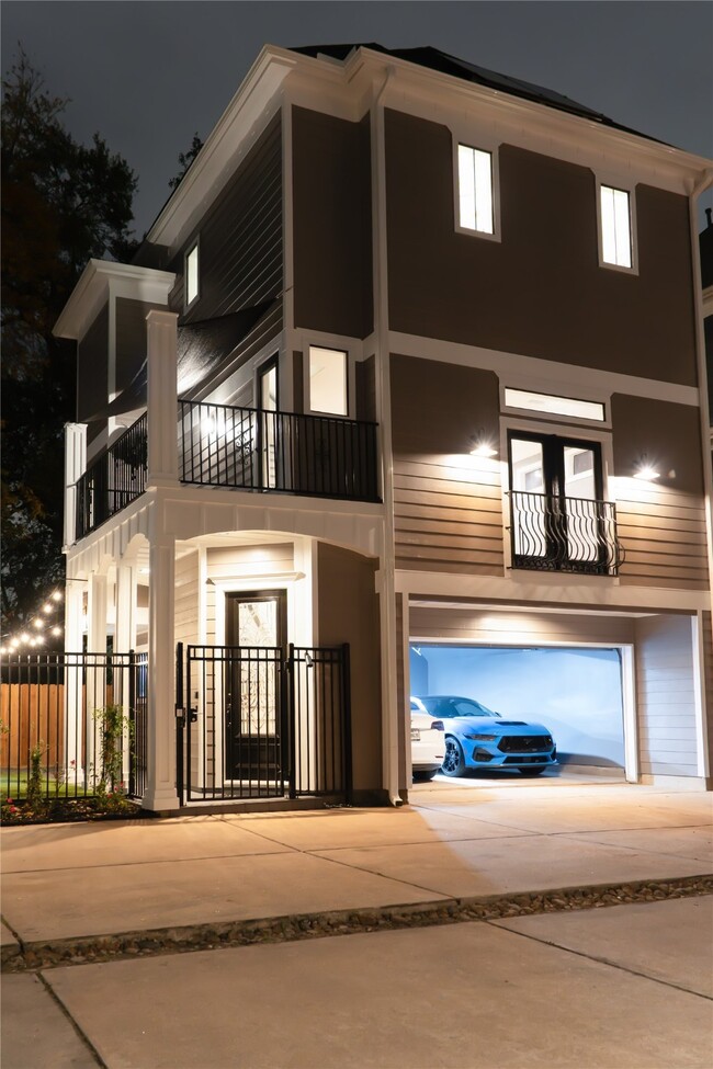 Photo - 1126 W 23rd St