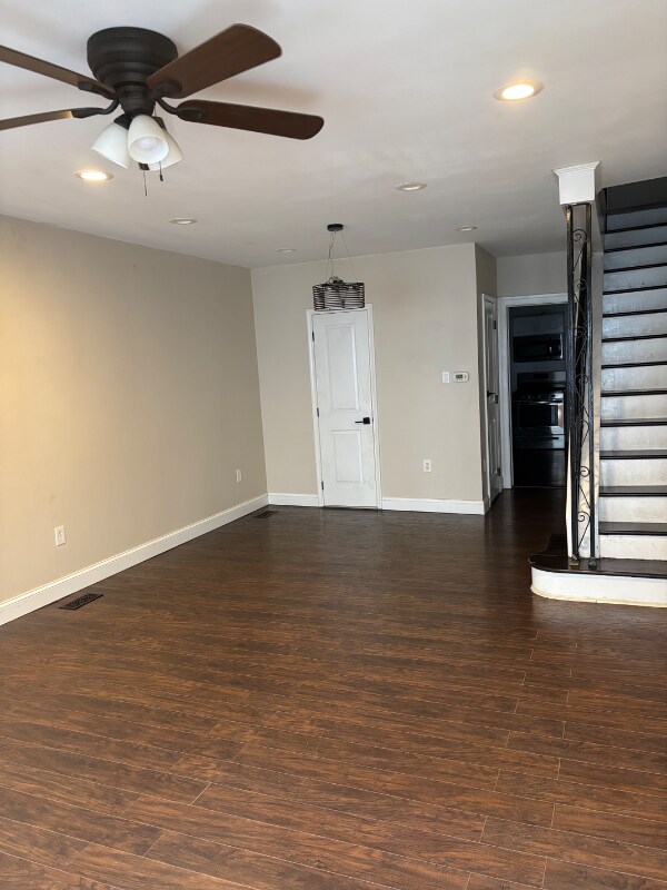 Building Photo - 175 Krams Ave Rental