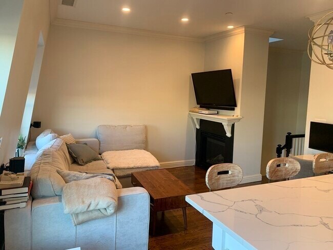 Photo - 31 Brighton St Unit 3