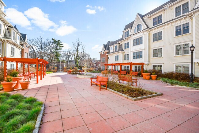 Photo - 225 Stanley Ave