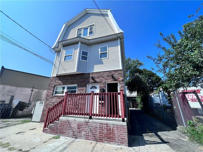 Photo - 920 Maplewood Ave Apartment