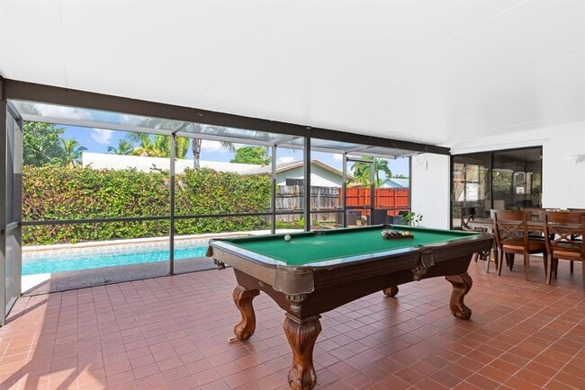 Photo - 563 SW 169th Ave