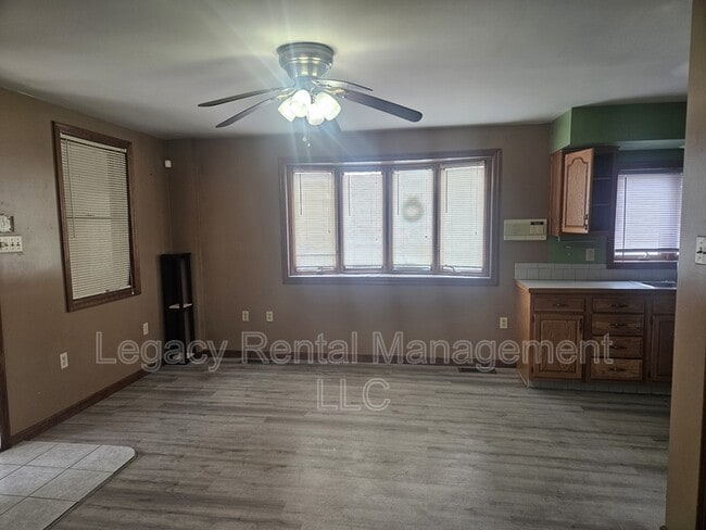 Photo - 341 W 20th St