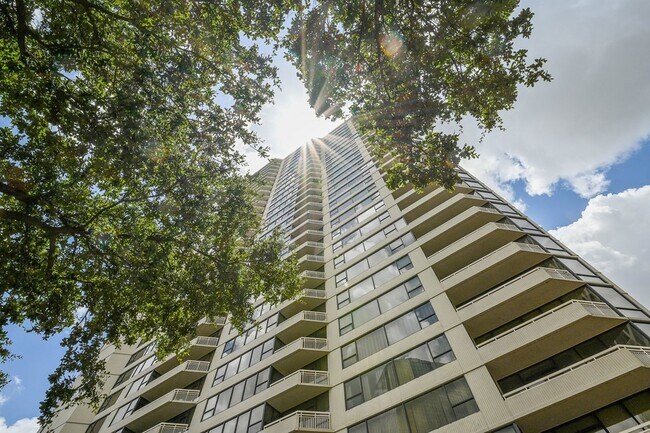 Photo - 15 Greenway Plz Unit 19F