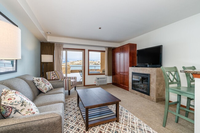 Photo - 322 W Woodin Ave