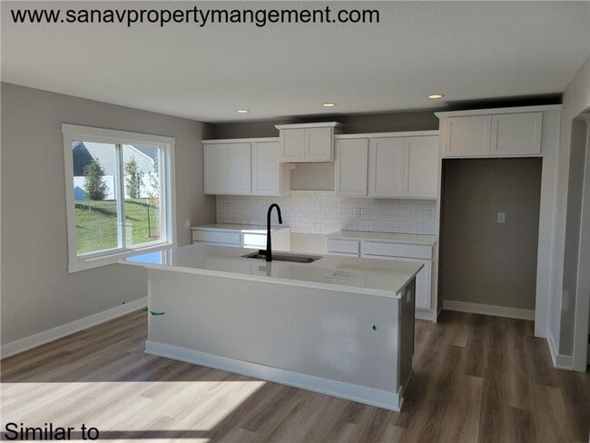 Photo - Modern 4-Bed / 3-Bath Family Home – Norwal...
