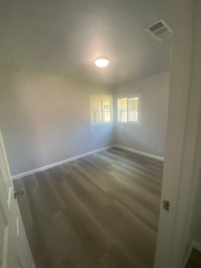 Photo - 272 W Beechwood Ave