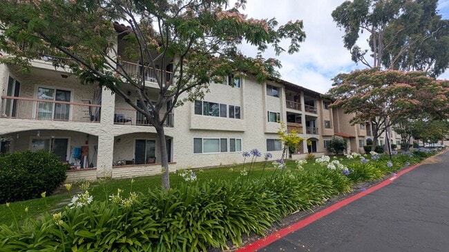 Building Photo - Move in ready - 1 Bedroom 1 bath on San Diego Mission Rd. Unit 211