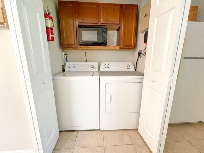 Photo - Victoria Station #123