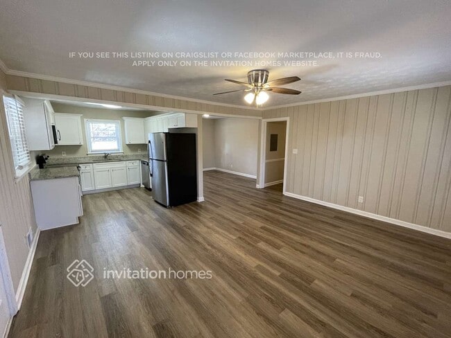 Photo - 921 Walnut Cir SW