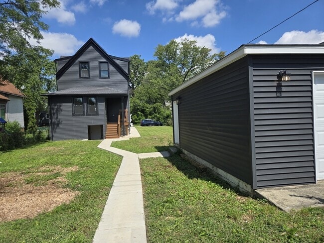 Photo - 429 W 102nd Pl