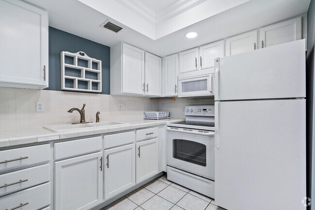 Building Photo - 2929 SE Ocean Blvd Unit M10 Rental