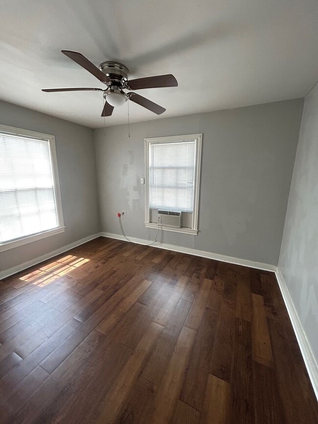 Photo - 3928 Homan Ave