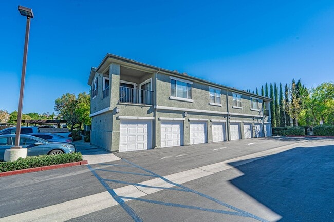 Building Photo - COMING SOON! Bordeaux 2 Bedroom Condo for ...