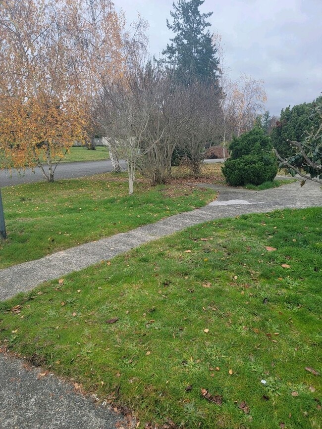 Building Photo - 10617 Westwood Dr SW Unit 10617 Westwood Dr SW #1 Rental